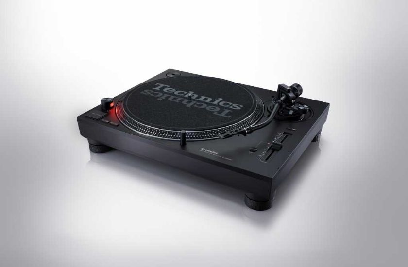Legendární gramofon Technics SL-1210MK7