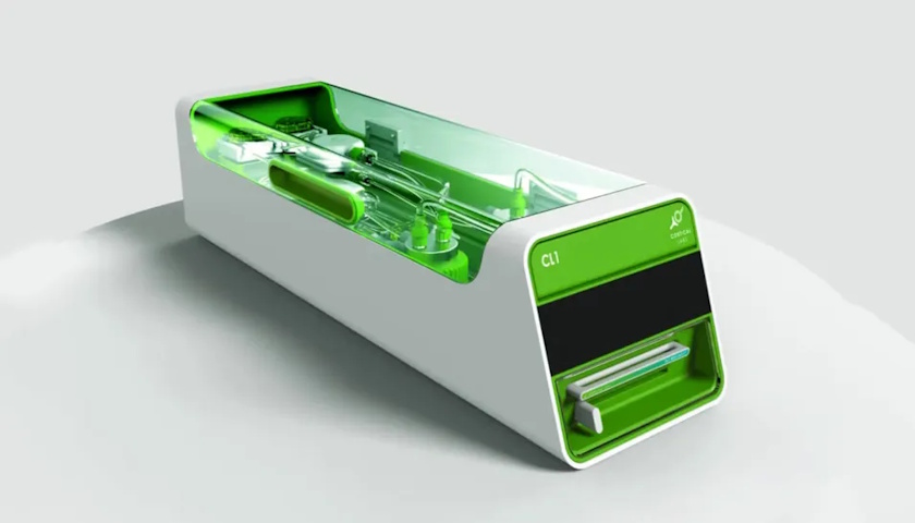 Světově první biologický počítač „body-in-a-box“